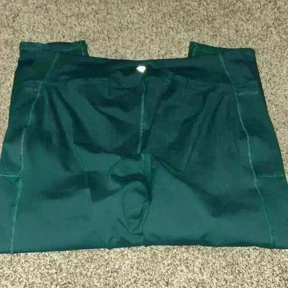 Torrid Green Capris - Picture 3 of 3